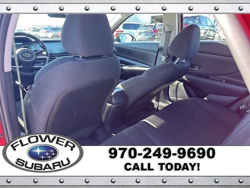 Used 2021 Hyundai Elantra SEL w/ Convenience + Premium Package image 19