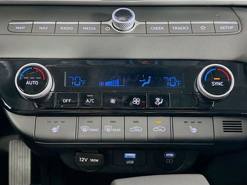 New 2025 Hyundai Elantra SEL FWD image 11