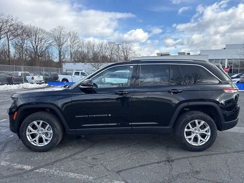 Used 2022 Jeep Grand Cherokee Limited image 19