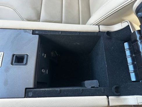 Used 2019 Ford Taurus SEL image 57