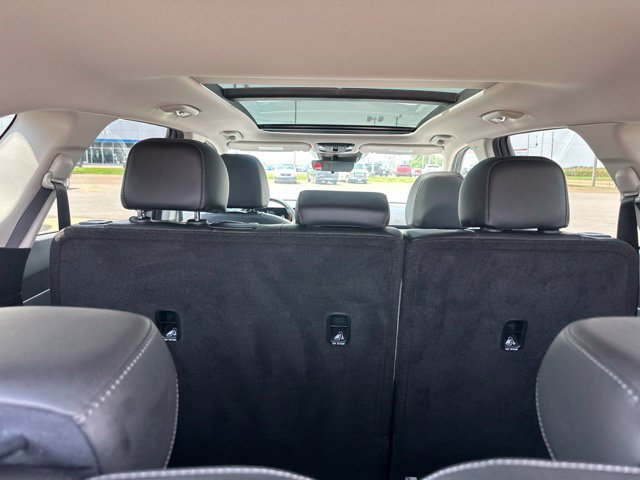 Used 2025 Kia Sorento S w/ Panoramic Sunroof Package FWD image 23