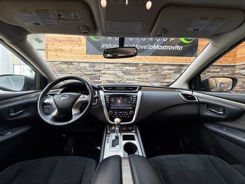 Used 2018 Nissan Murano SV FWD image 16