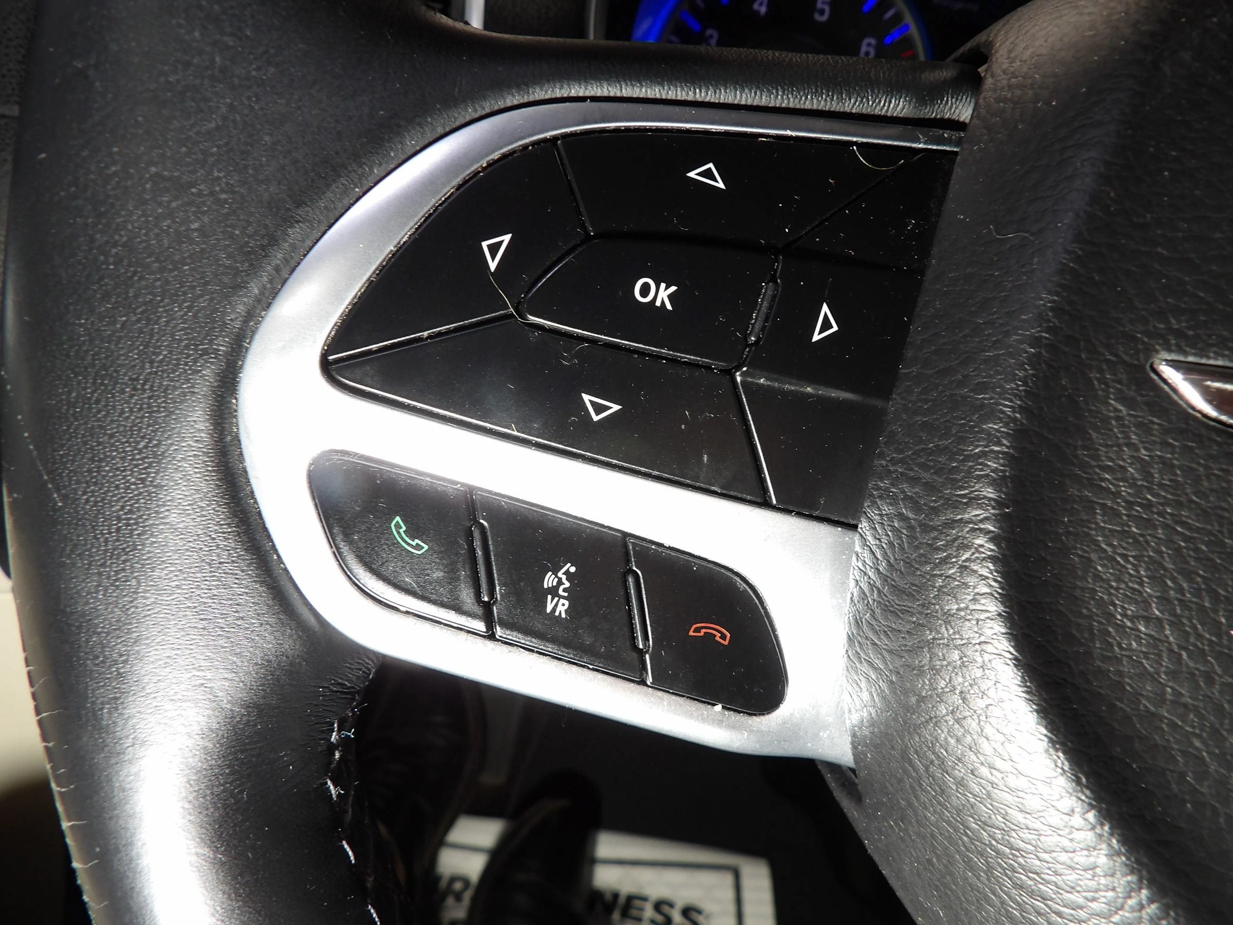 Used 2018 Chrysler 300 Touring L AWD/4WD image 19