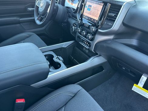 New 2026 RAM 1500 Express AWD/4WD image 14