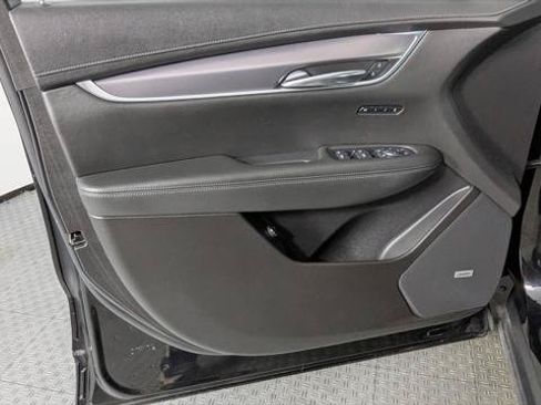 Used 2024 Cadillac XT6 Luxury AWD/4WD image 13