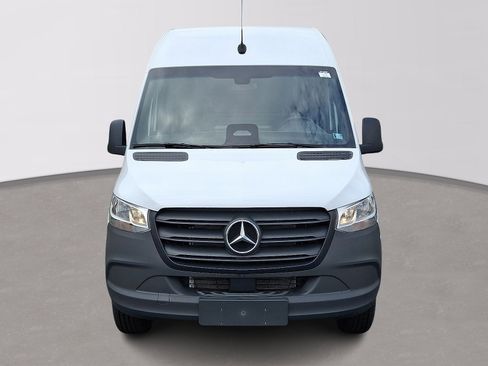 Used 2025 Mercedes-Benz Sprinter 2500 image 2