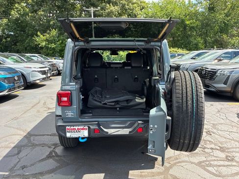 Used 2024 Jeep Wrangler Unlimited Sahara w/ Technology Group AWD/4WD image 13