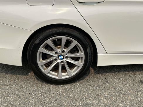 Used 2018 BMW 320i xDrive Sedan w/ Convenience Package AWD/4WD image 10