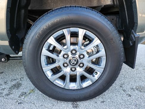 Certified 2025 Toyota Tacoma Limited AWD/4WD image 16