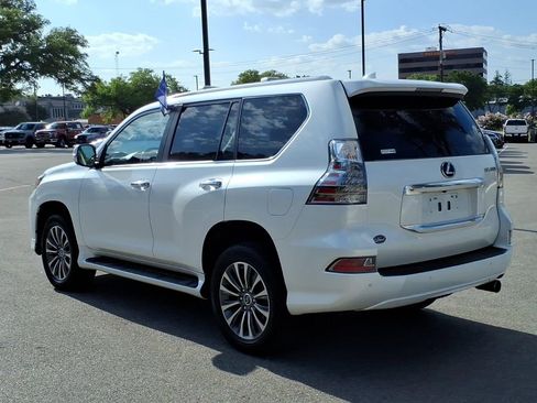 Used 2023 Lexus GX 460 Luxury w/ Accessory Package AWD/4WD image 10