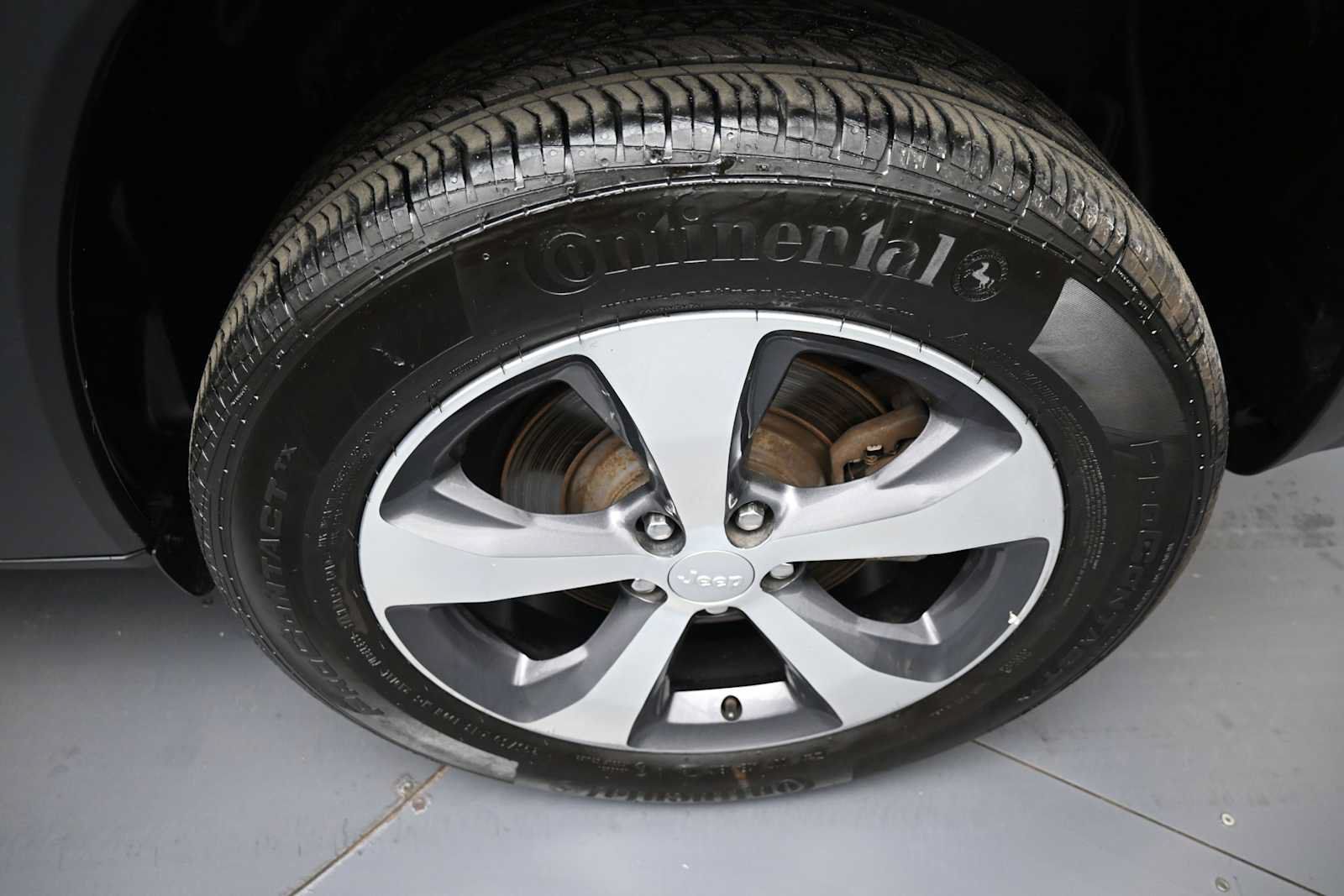 Used 2020 Jeep Cherokee Limited AWD/4WD image 15