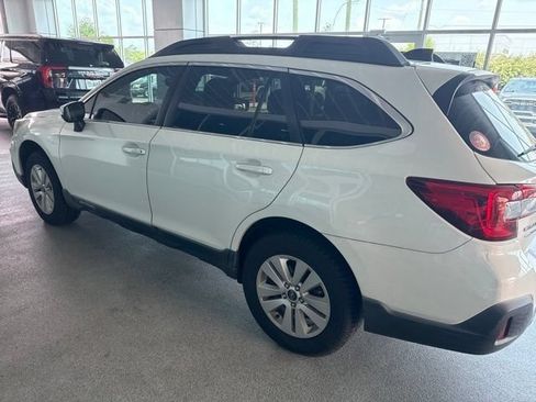 Used 2018 Subaru Outback 2.5i Premium AWD/4WD image 8