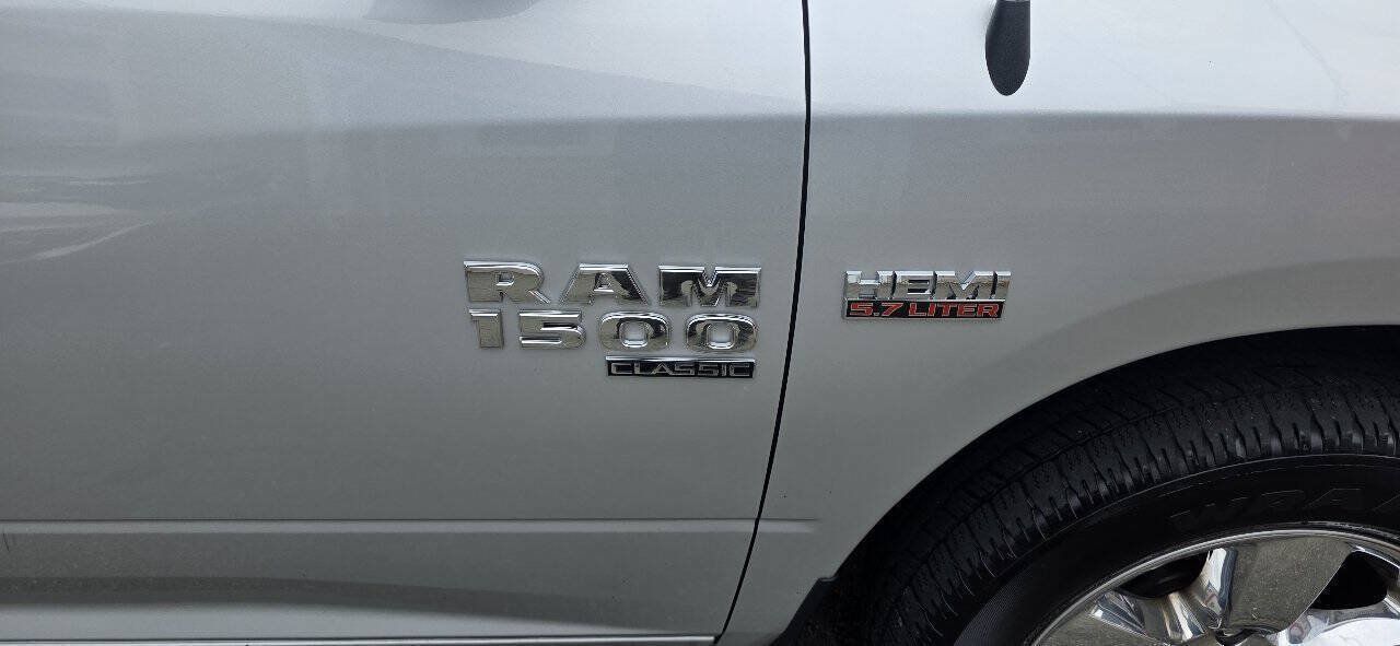 Used 2019 RAM 1500 Big Horn w/ Rambox Value Package AWD/4WD image 4