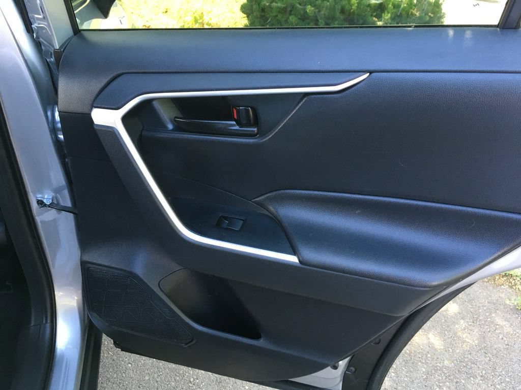 Used 2019 Toyota RAV4 LE w/ Carpet Mat Package AWD/4WD image 28