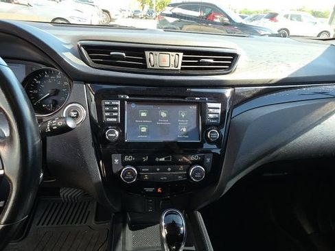 Used 2018 Nissan Rogue Sport SL w/ SL Premium Package image 18