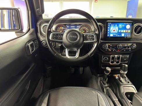 Used 2020 Jeep Wrangler Unlimited Sahara AWD/4WD image 27