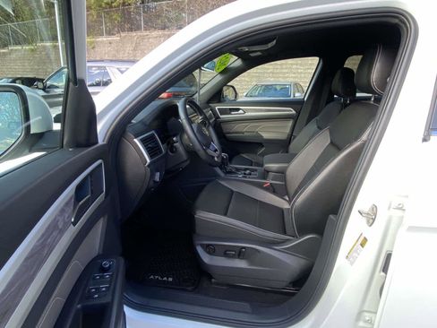 Used 2023 Volkswagen Atlas Cross Sport SE AWD/4WD image 9