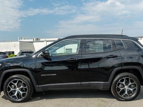 Used 2024 Jeep Compass Limited AWD/4WD image 9