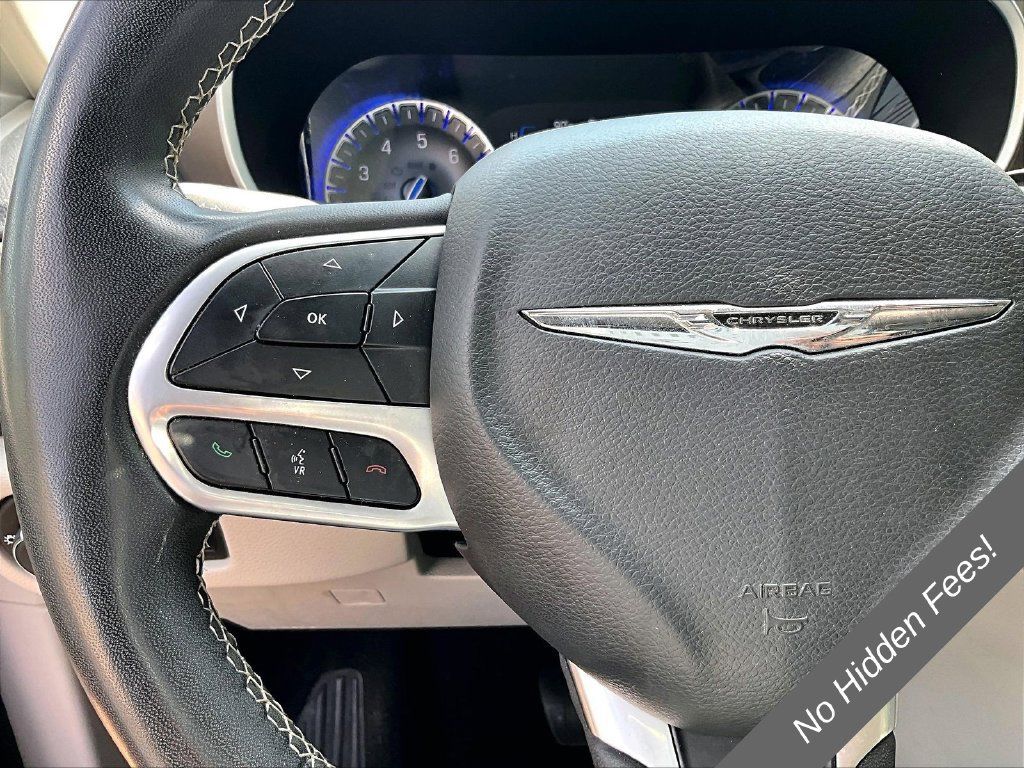 Used 2022 Chrysler Voyager LX FWD image 15