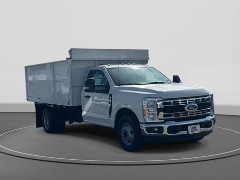 New 2025 Ford F350 XL w/ XL Chrome Package image 4