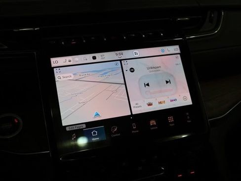 Used 2025 Jeep Grand Cherokee L Summit w/ Luxury Tech Group V AWD/4WD image 25