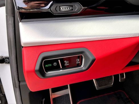 Used 2020 Lamborghini Urus image 29