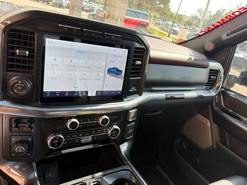 Used 2021 Ford F150 Lariat w/ Equipment Group 502A High AWD/4WD image 23