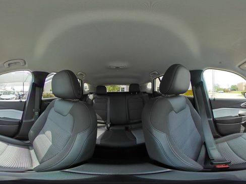 Used 2025 Chevrolet Trax LT w/ LT Convenience Package image 45