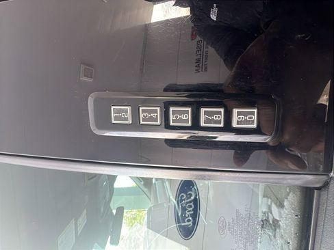 Used 2021 Ford F150 Lariat w/ Equipment Group 502A High image 9