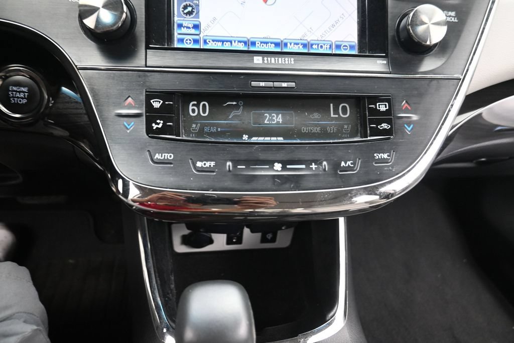 Used 2014 Toyota Avalon Limited w/ Technology Package FWD image 12