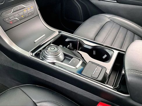 Used 2019 Ford Edge SEL w/ Equipment Group 201A image 17