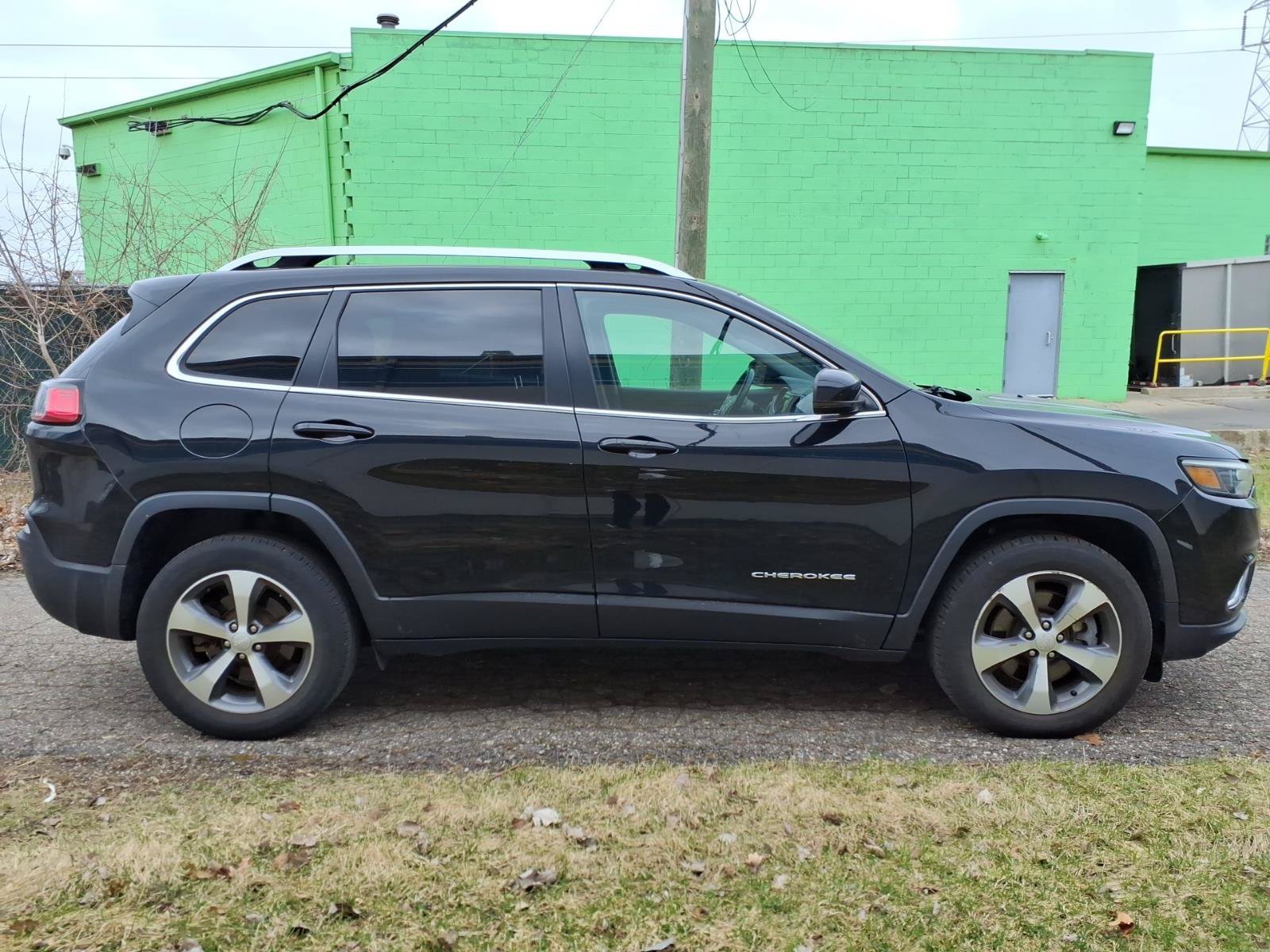 Used 2020 Jeep Cherokee Limited AWD/4WD image 6