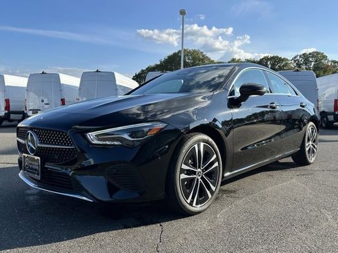 Used 2025 Mercedes-Benz CLA 250 4MATIC image 3