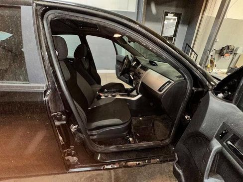 Used 2009 Ford Focus SES FWD image 29