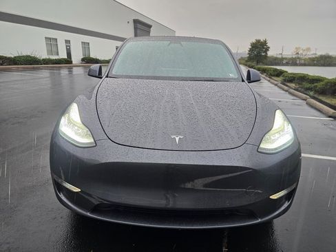 Used 2020 Tesla Model Y Long Range image 13