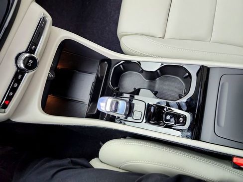 New 2026 Volvo XC40 B5 Plus w/ Climate Package image 26