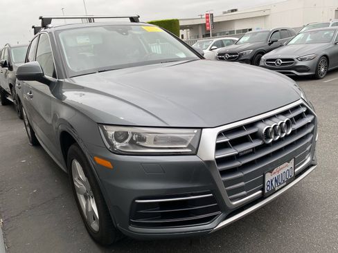 Used 2019 Audi Q5 2.0T Premium w/ Convenience Package AWD/4WD image 2