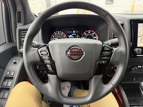Used 2024 Nissan Frontier PRO-4X w/ Technology Package image 15