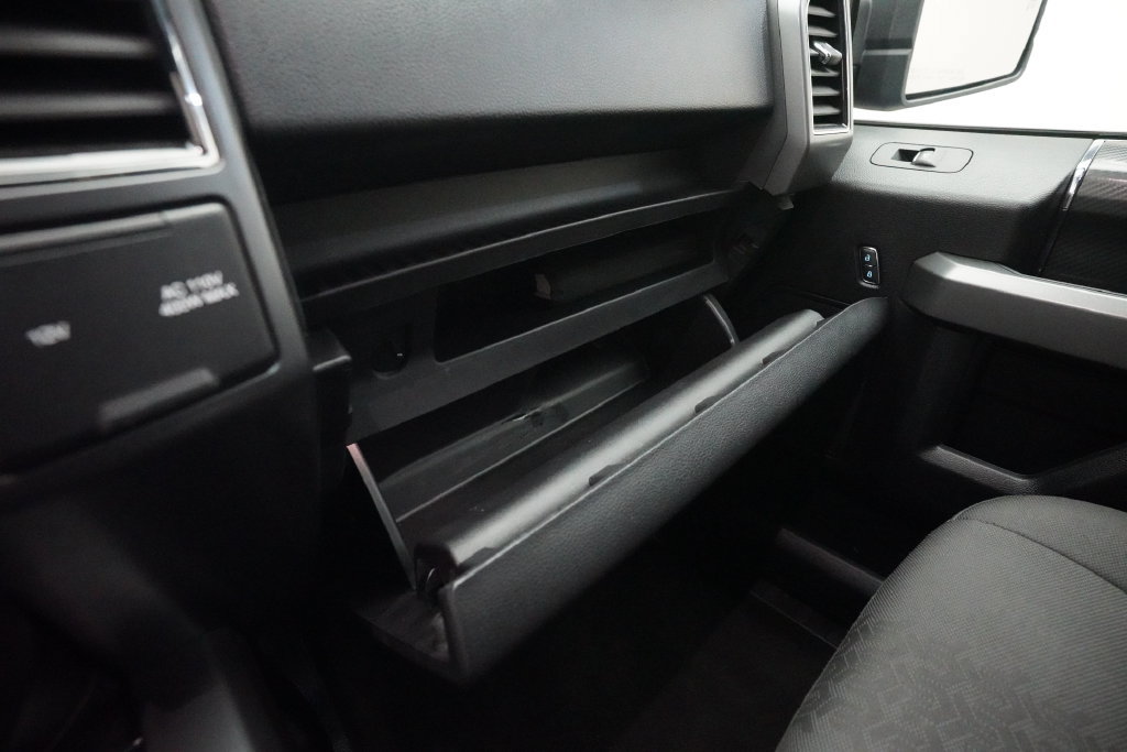 Used 2019 Ford F150 XLT w/ Equipment Group 302A Luxury AWD/4WD image 28