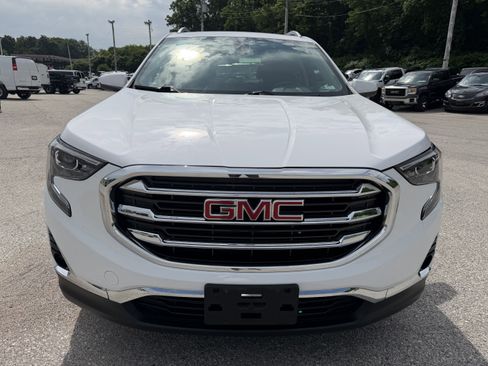 Used 2020 GMC Terrain SLT w/ Preferred Package FWD image 2