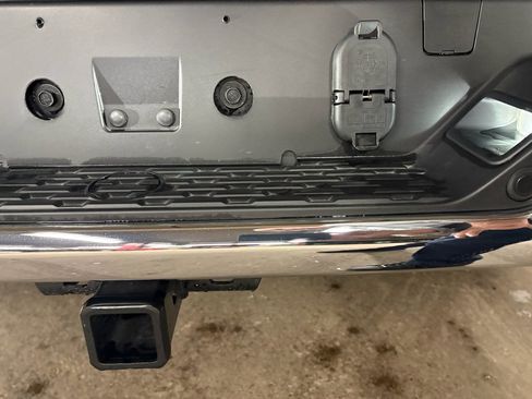 Used 2026 RAM 1500 Laramie AWD/4WD image 9