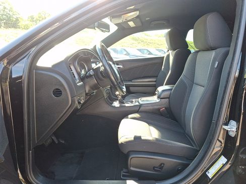 Used 2019 Dodge Charger SXT AWD/4WD image 13