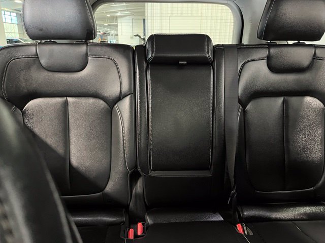 Used 2023 Jeep Grand Cherokee Limited AWD/4WD image 12