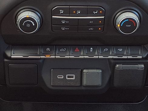 Used 2022 Chevrolet Silverado 1500 Custom w/ Safety Confidence Package image 16