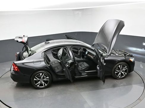 Used 2025 Volvo S60 B5 Plus AWD/4WD image 47