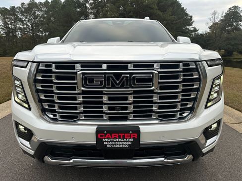 Used 2025 GMC Yukon Denali w/ Denali Reserve Package image 2