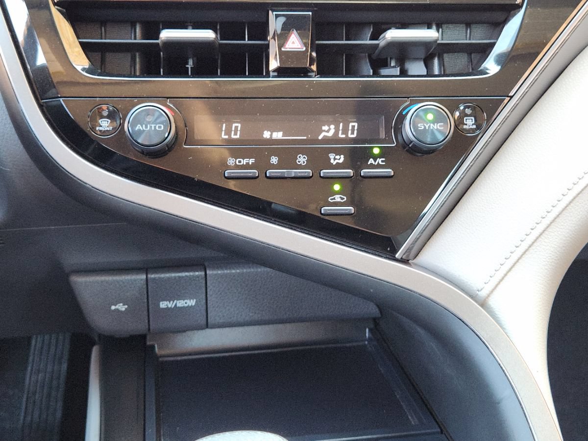 Used 2022 Toyota Camry LE FWD image 32