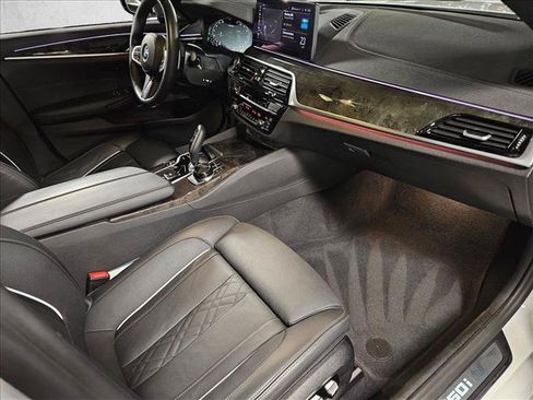 Used 2021 BMW M550i xDrive w/ Executive Package AWD/4WD image 21