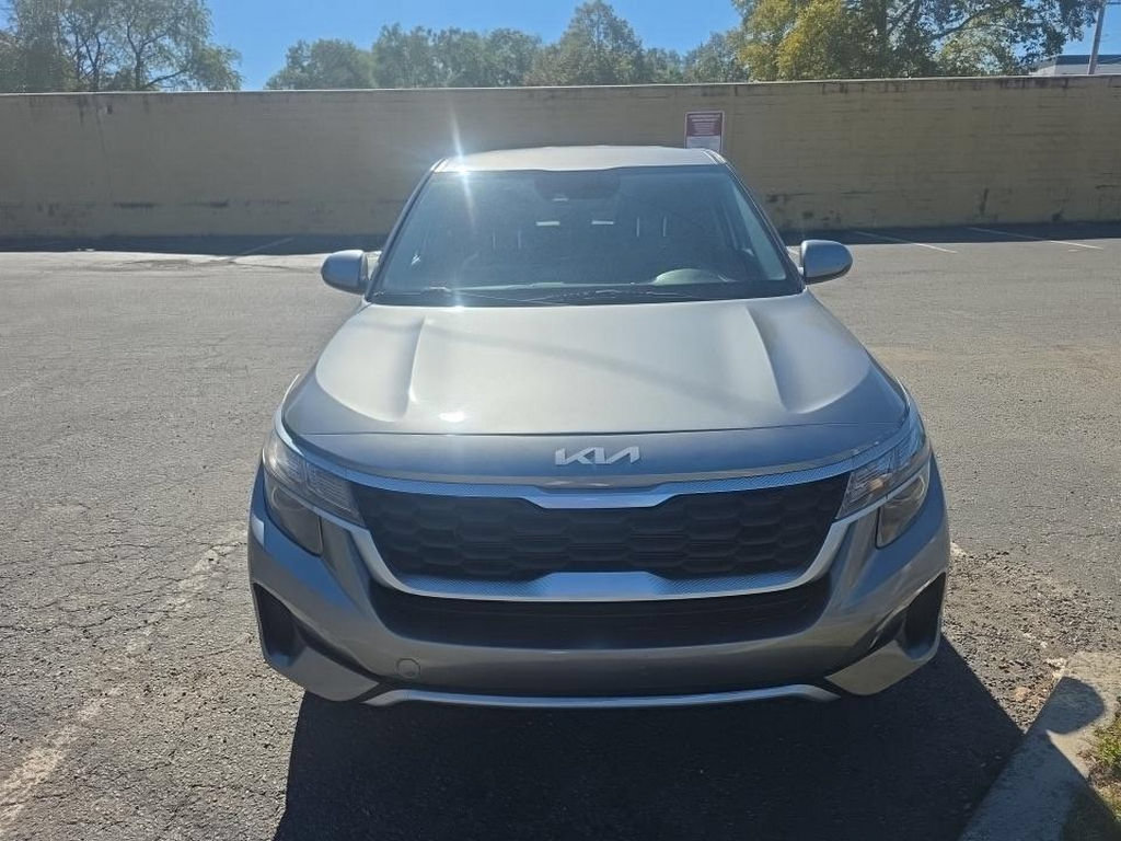 Used 2022 Kia Seltos LX AWD/4WD image 2