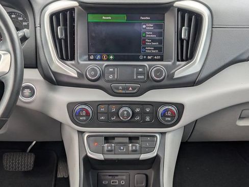 Used 2022 GMC Terrain SLT FWD image 16